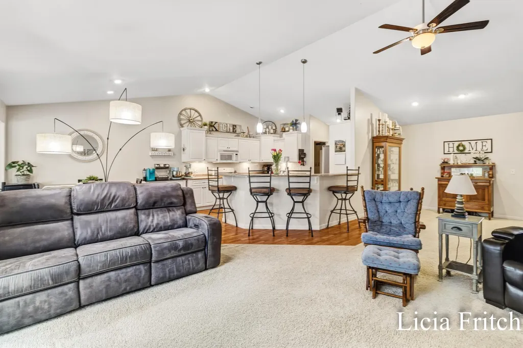 1527 W Addison Way Laketon Township MI 49445