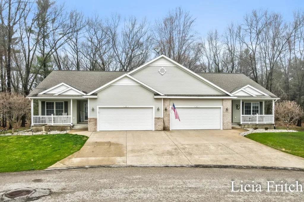 1527 W Addison Way Laketon Township MI 49445