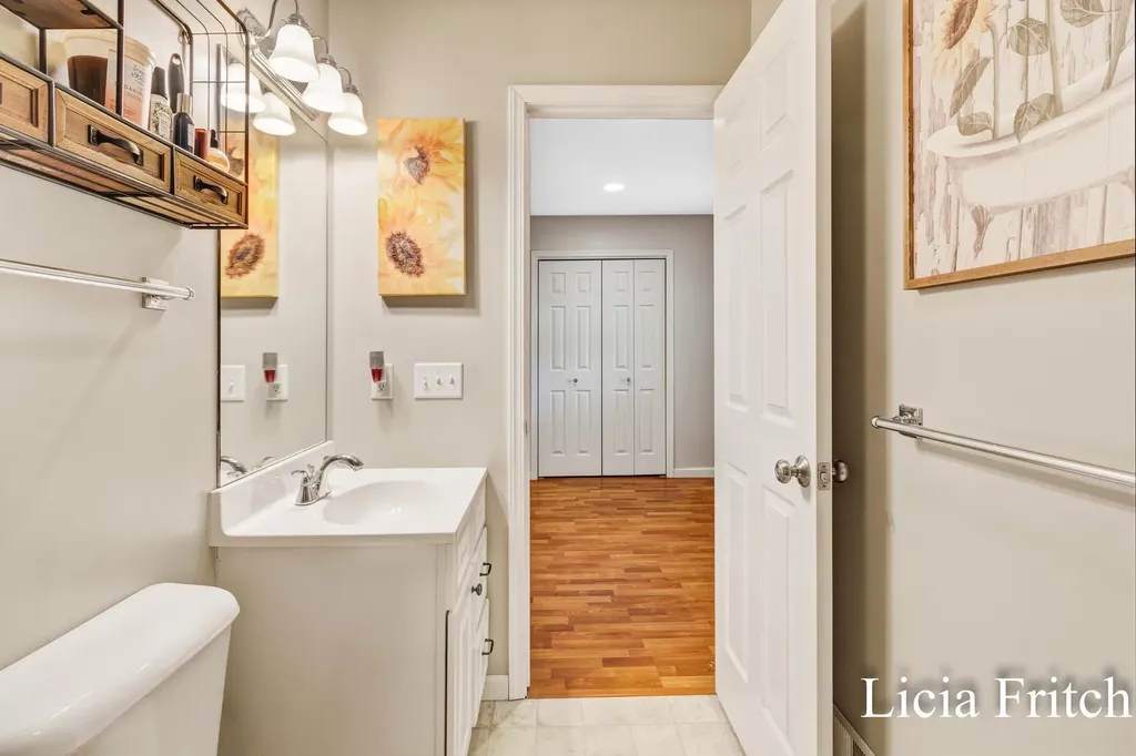 1527 W Addison Way Laketon Township MI 49445
