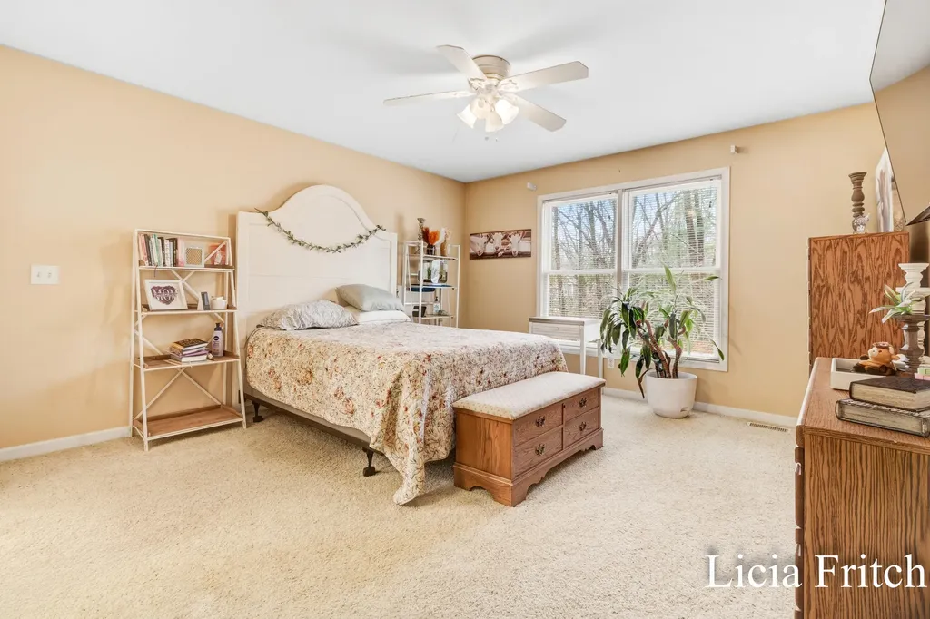 1527 W Addison Way Laketon Township MI 49445