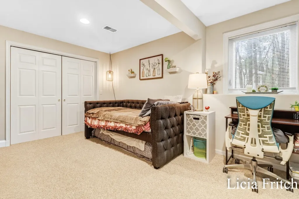 1527 W Addison Way Laketon Township MI 49445