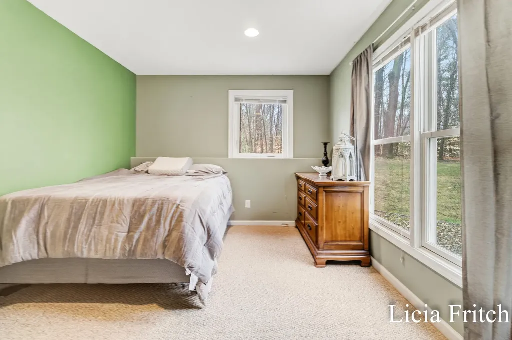 1527 W Addison Way Laketon Township MI 49445