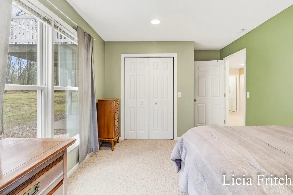 1527 W Addison Way Laketon Township MI 49445