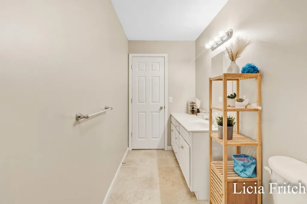 1527 W Addison Way Laketon Township MI 49445