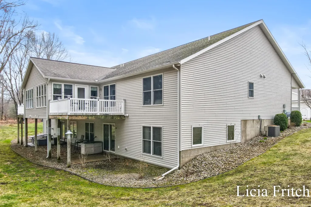 1527 W Addison Way Laketon Township MI 49445