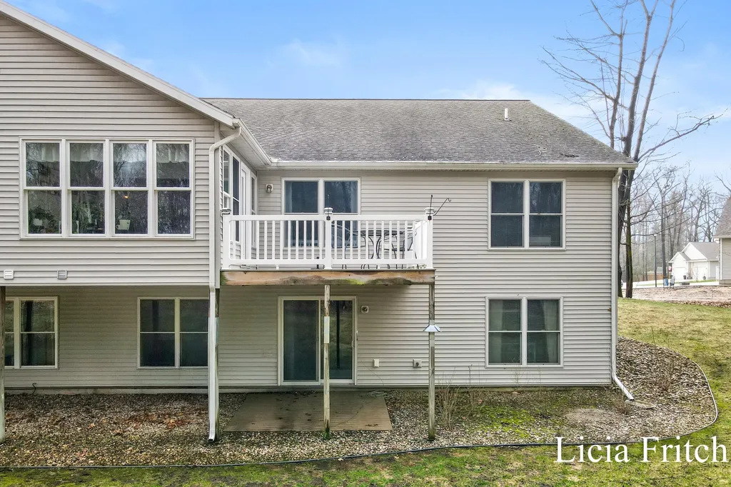 1527 W Addison Way Laketon Township MI 49445