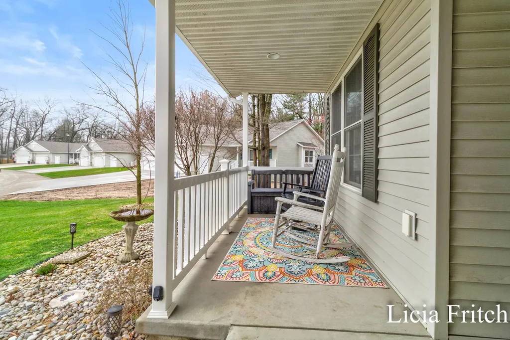 1527 W Addison Way Laketon Township MI 49445