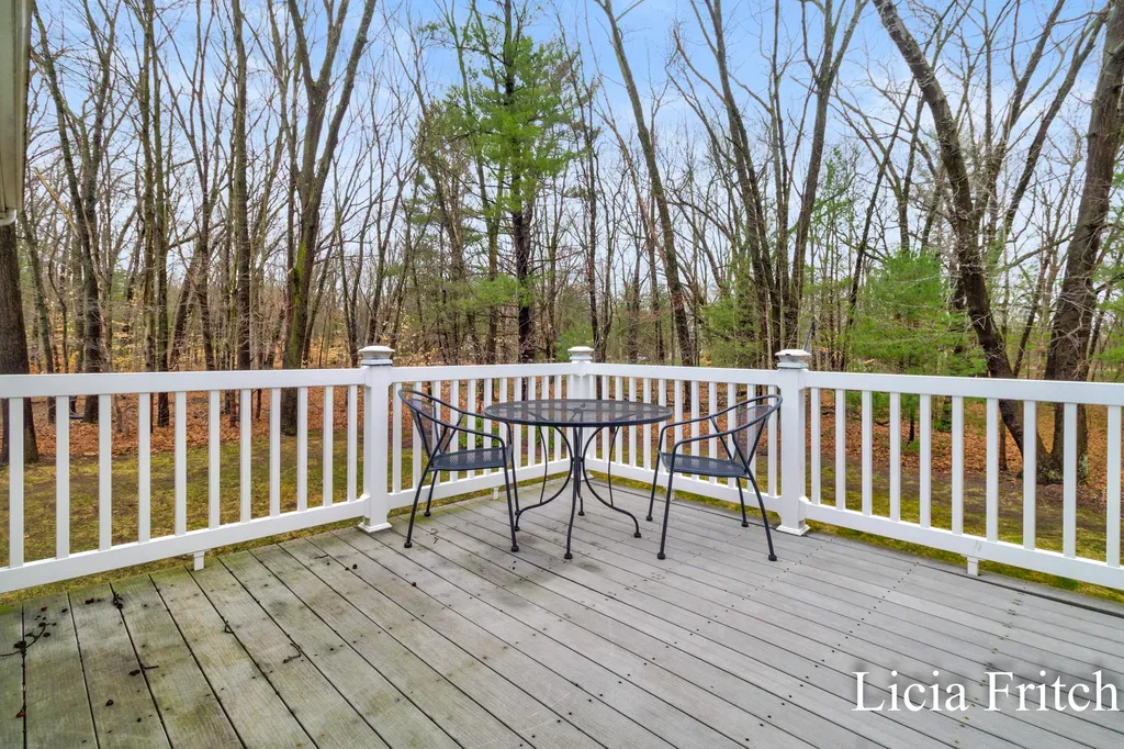 1527 W Addison Way Laketon Township MI 49445