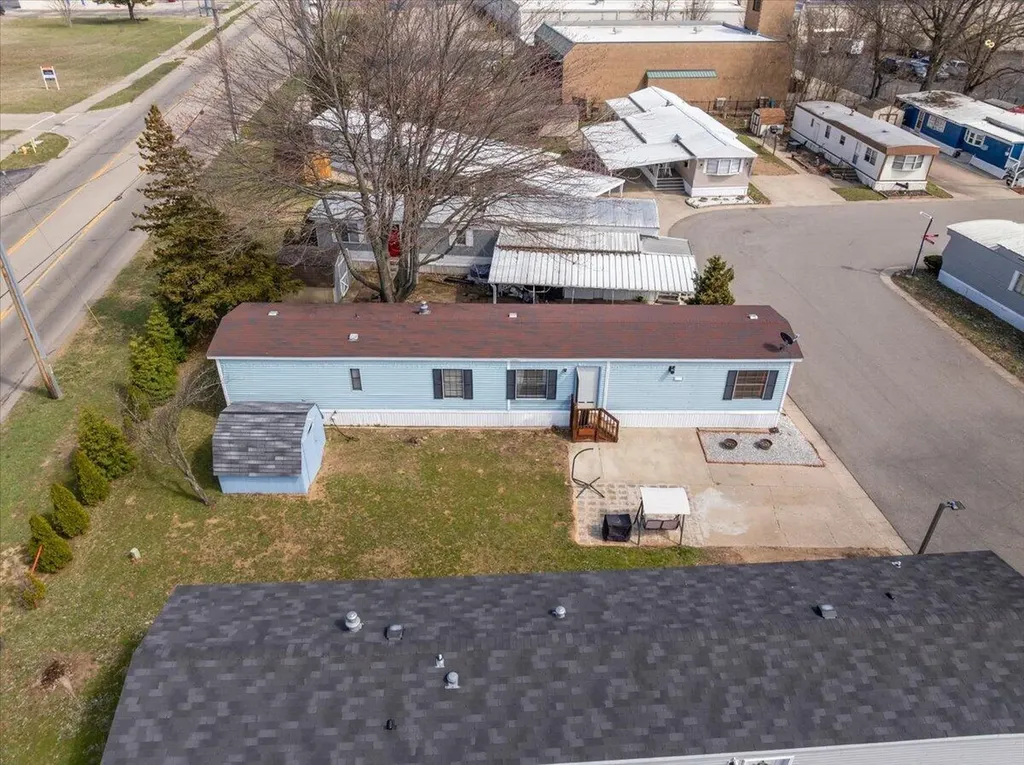 333 E Lakewood Boulevard Holland Charter Township MI 49424