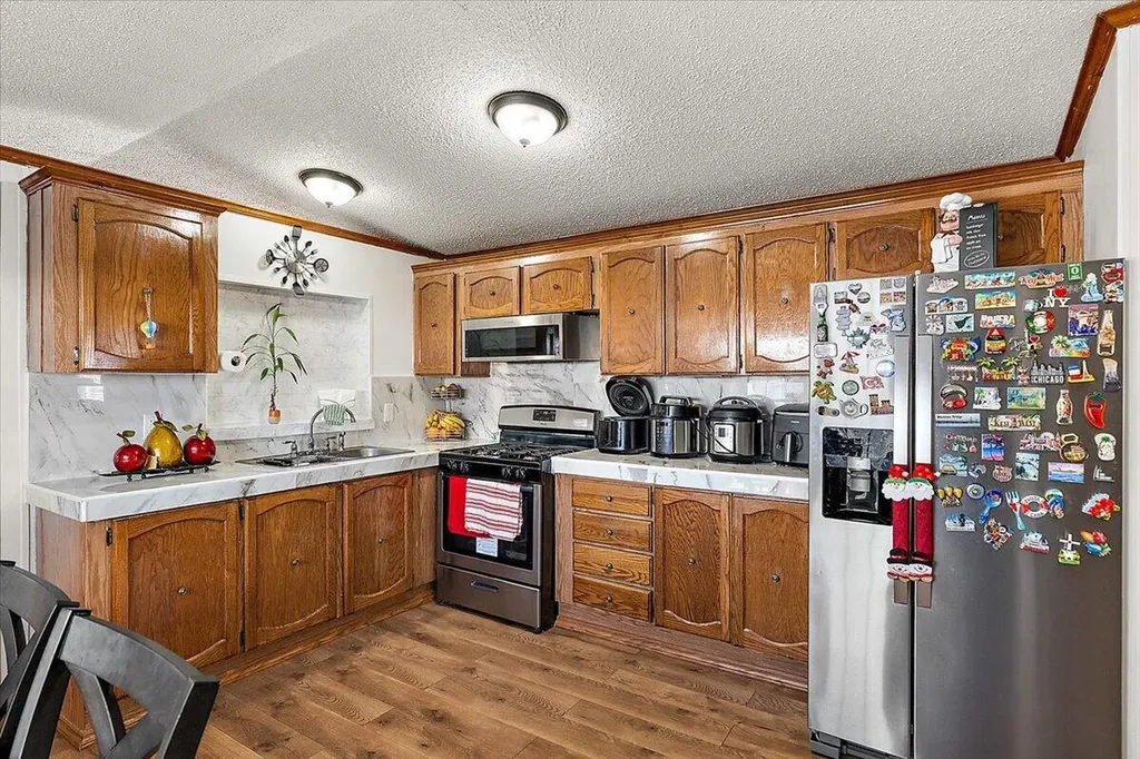 333 E Lakewood Boulevard Holland Charter Township MI 49424