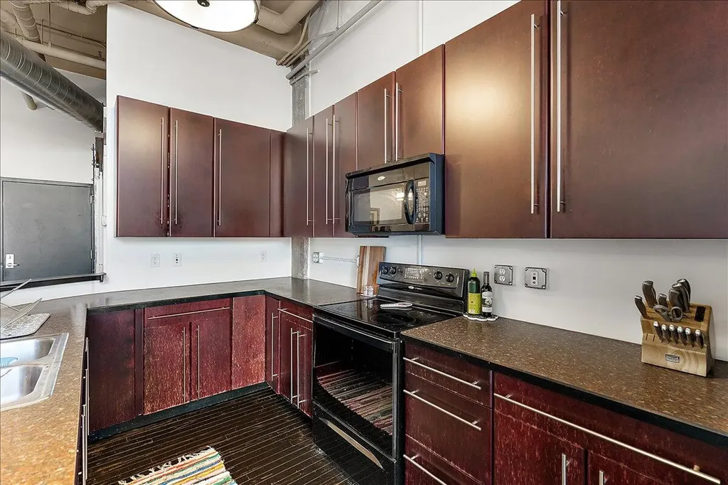 600 Broadway Avenue NW Grand Rapids City MI 49504