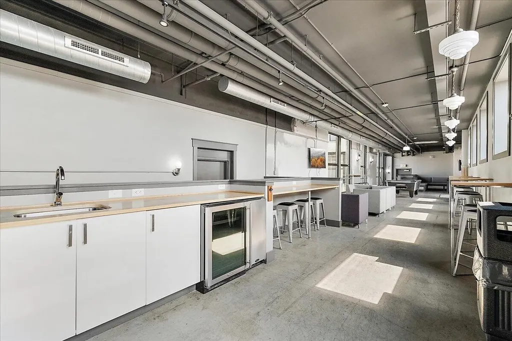 600 Broadway Avenue NW Grand Rapids City MI 49504