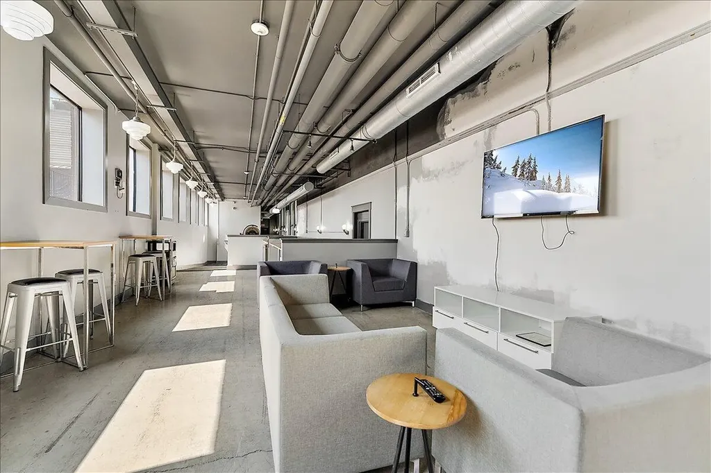600 Broadway Avenue NW Grand Rapids City MI 49504