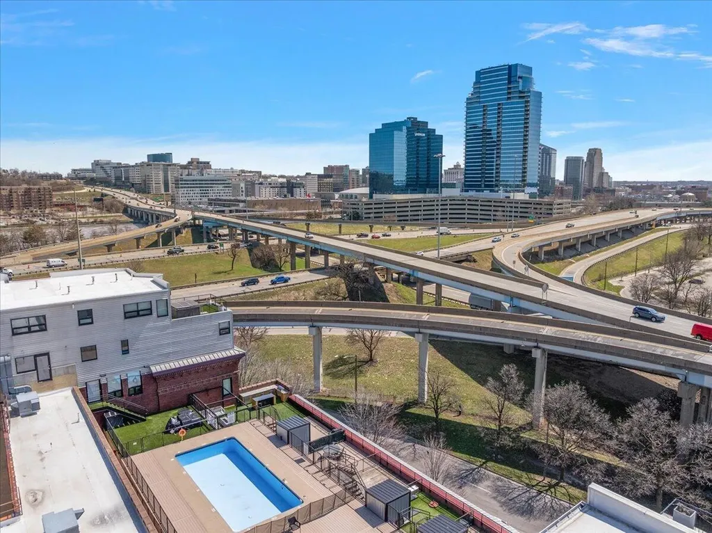 600 Broadway Avenue NW Grand Rapids City MI 49504