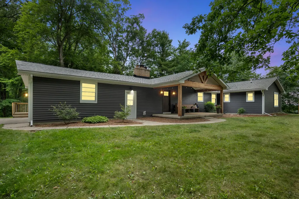 1059 Cumberland Avenue SE Vergennes Township MI 49331