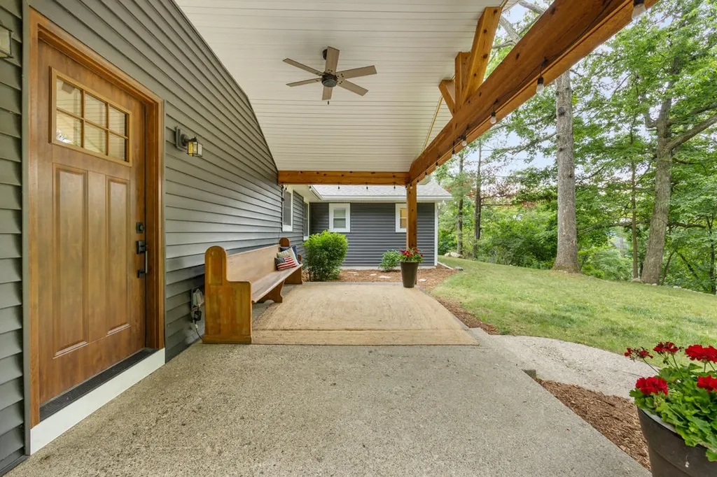 1059 Cumberland Avenue SE Vergennes Township MI 49331