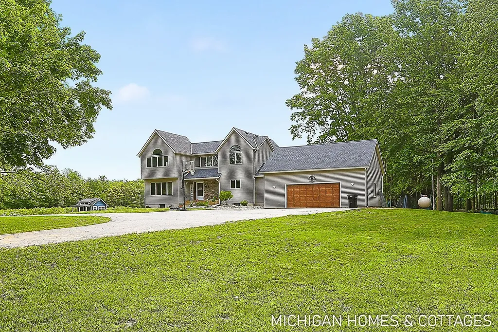 1661 68th Street Ganges Township MI 49408