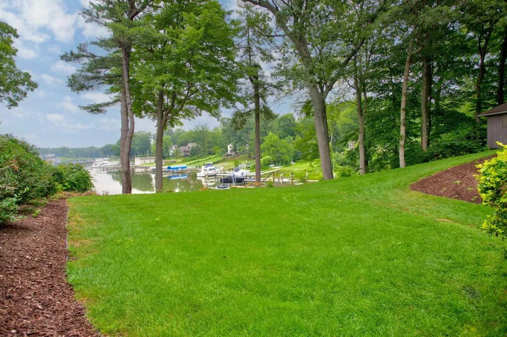 19094 Walden Drive Spring Lake Township MI 49456
