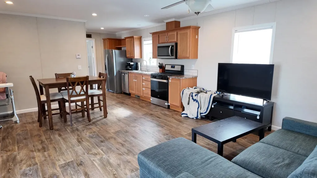333 E Lakewood Boulevard Holland Charter Township MI 49424