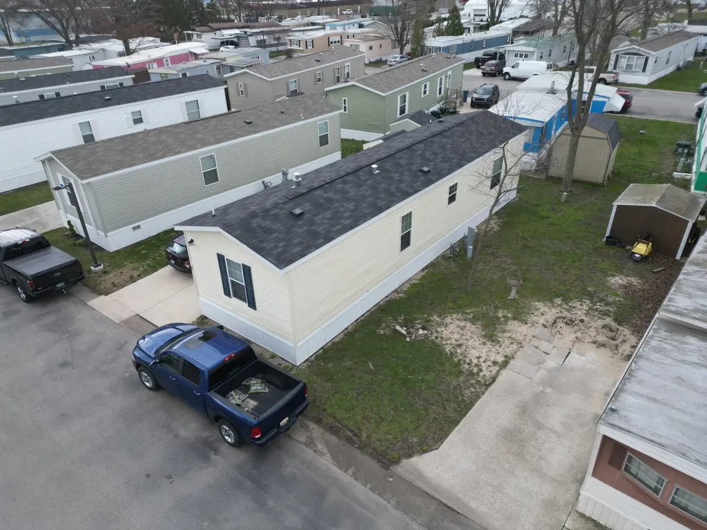 333 E Lakewood Boulevard Holland Charter Township MI 49424