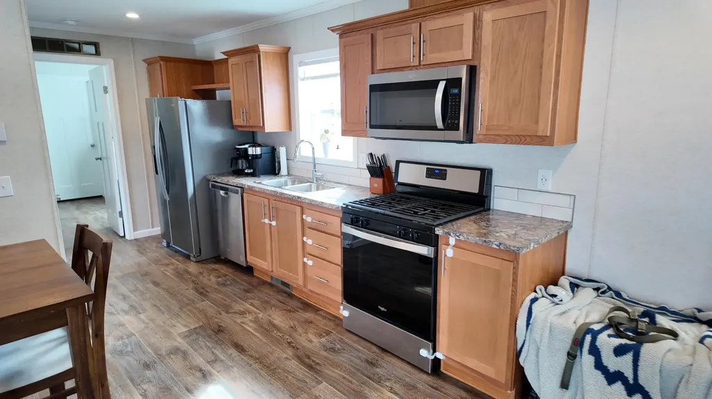 333 E Lakewood Boulevard Holland Charter Township MI 49424
