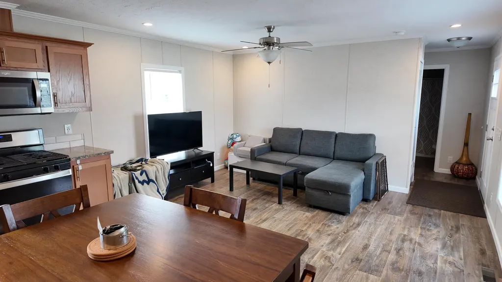 333 E Lakewood Boulevard Holland Charter Township MI 49424