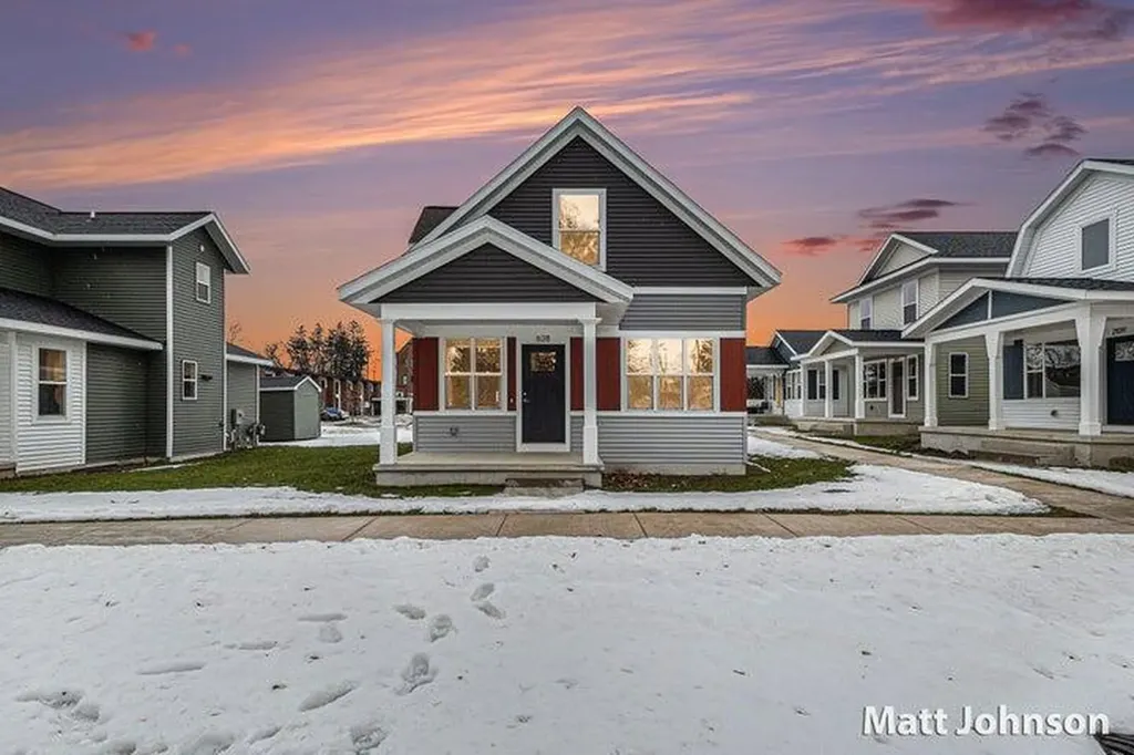 2113 Linden Avenue SE Grand Rapids City MI 49507