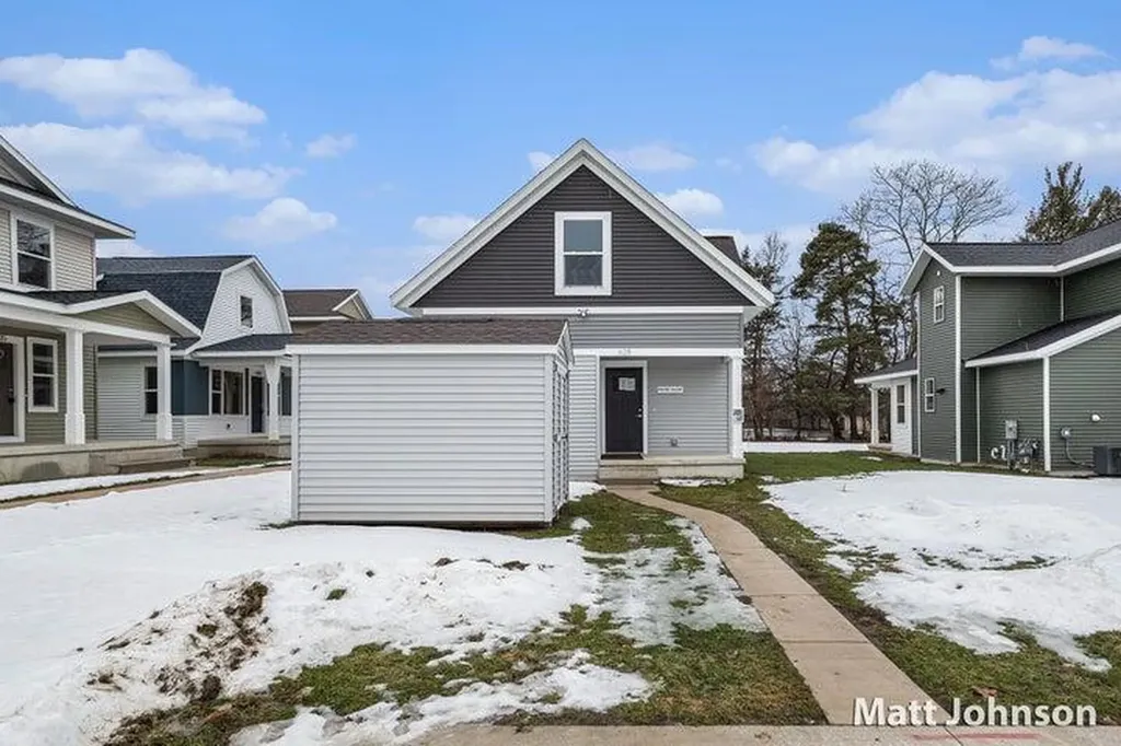 2113 Linden Avenue SE Grand Rapids City MI 49507