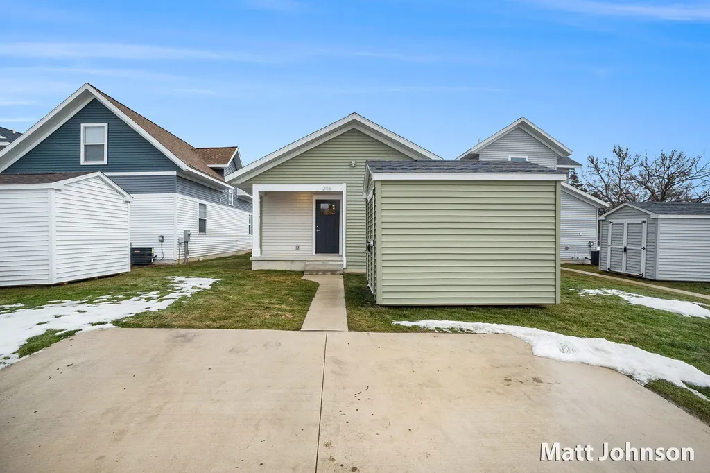 2047 Linden Avenue SE Grand Rapids City MI 49507