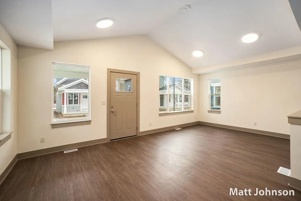 2047 Linden Avenue SE Grand Rapids City MI 49507