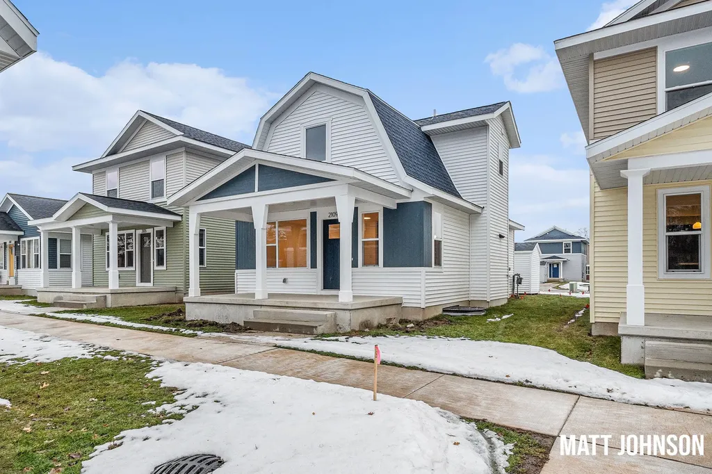 2109 Willard Avenue SE Grand Rapids City MI 49507