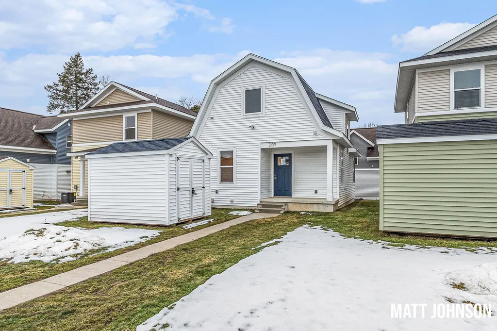 2109 Willard Avenue SE Grand Rapids City MI 49507