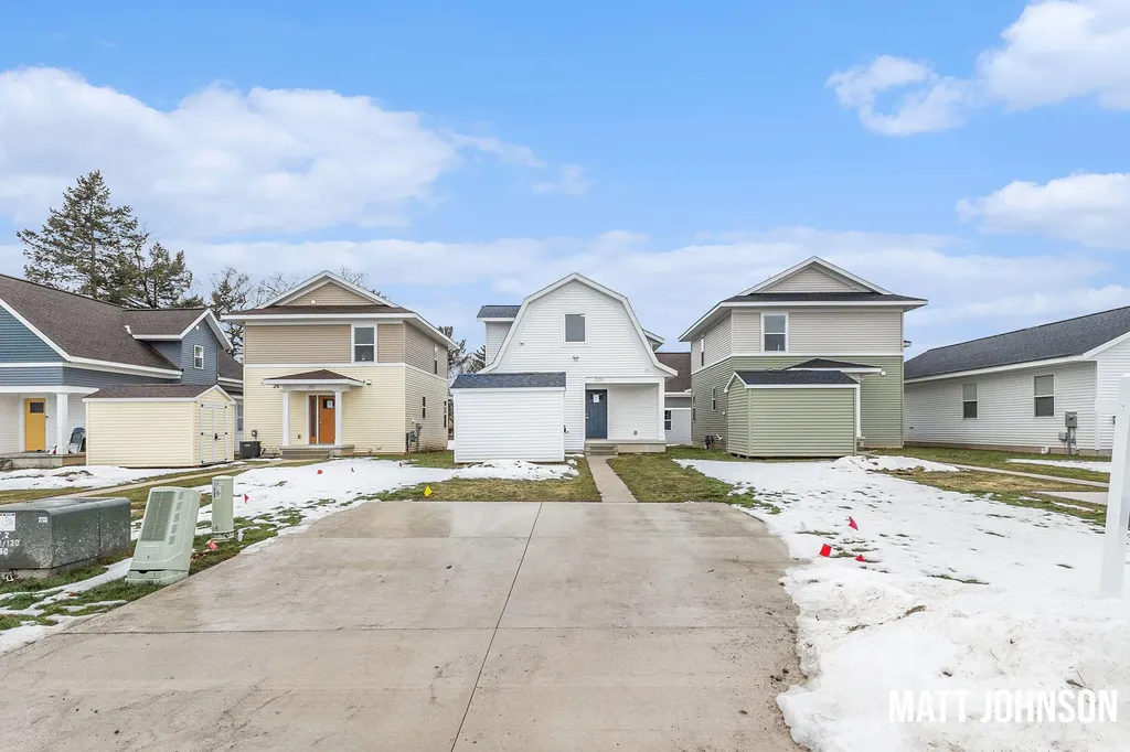 2109 Willard Avenue SE Grand Rapids City MI 49507
