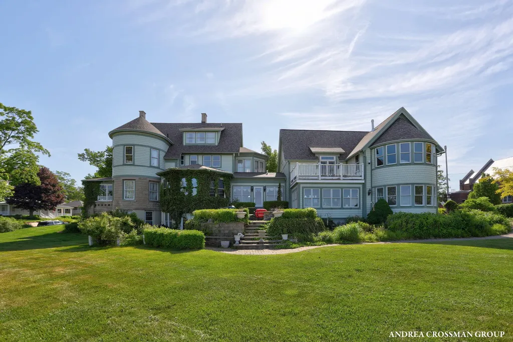 456 Monroe Boulevard South Haven City MI 49090