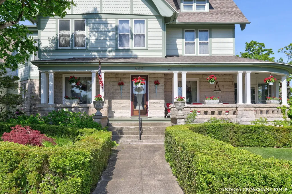 456 Monroe Boulevard South Haven City MI 49090