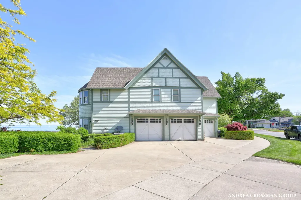 456 Monroe Boulevard South Haven City MI 49090