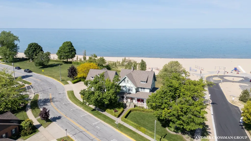 456 Monroe Boulevard South Haven City MI 49090