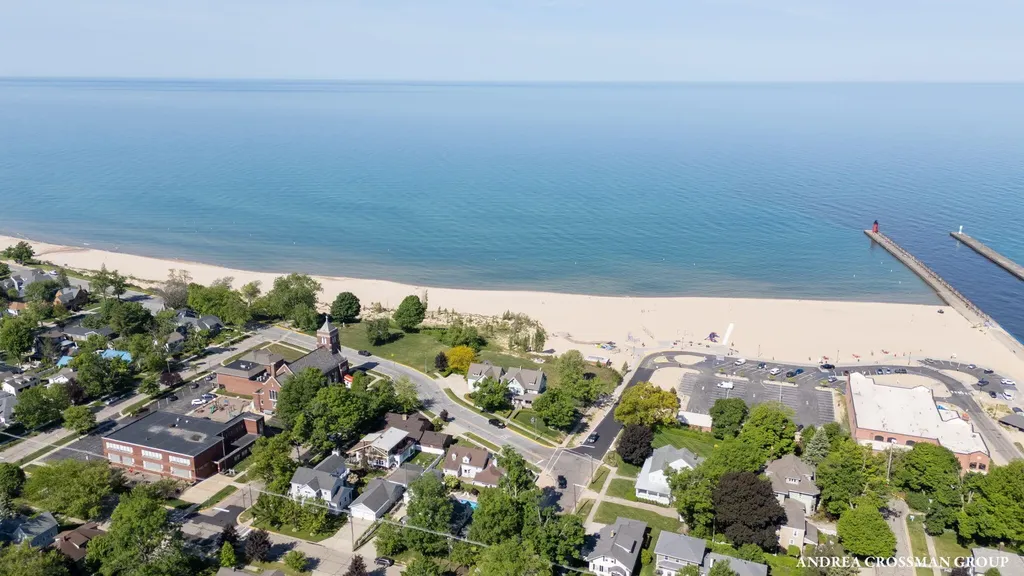 456 Monroe Boulevard South Haven City MI 49090