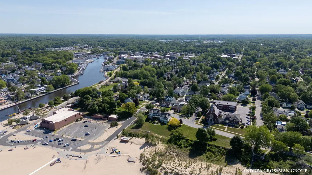456 Monroe Boulevard South Haven City MI 49090
