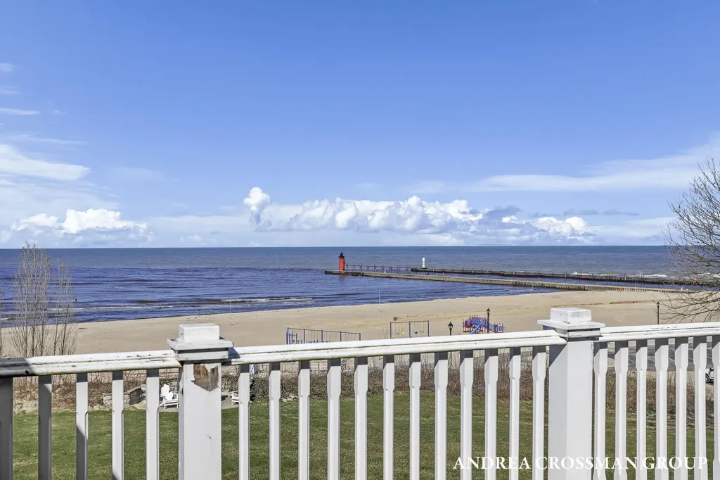 456 Monroe Boulevard South Haven City MI 49090