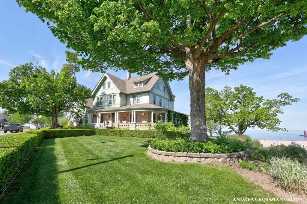 456 Monroe Boulevard South Haven City MI 49090