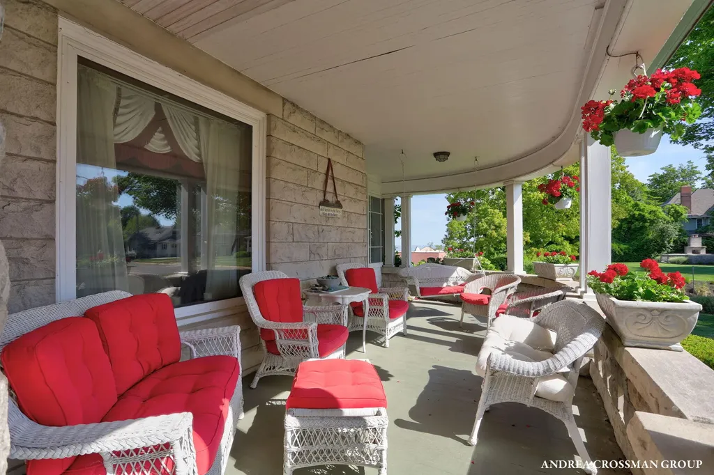 456 Monroe Boulevard South Haven City MI 49090