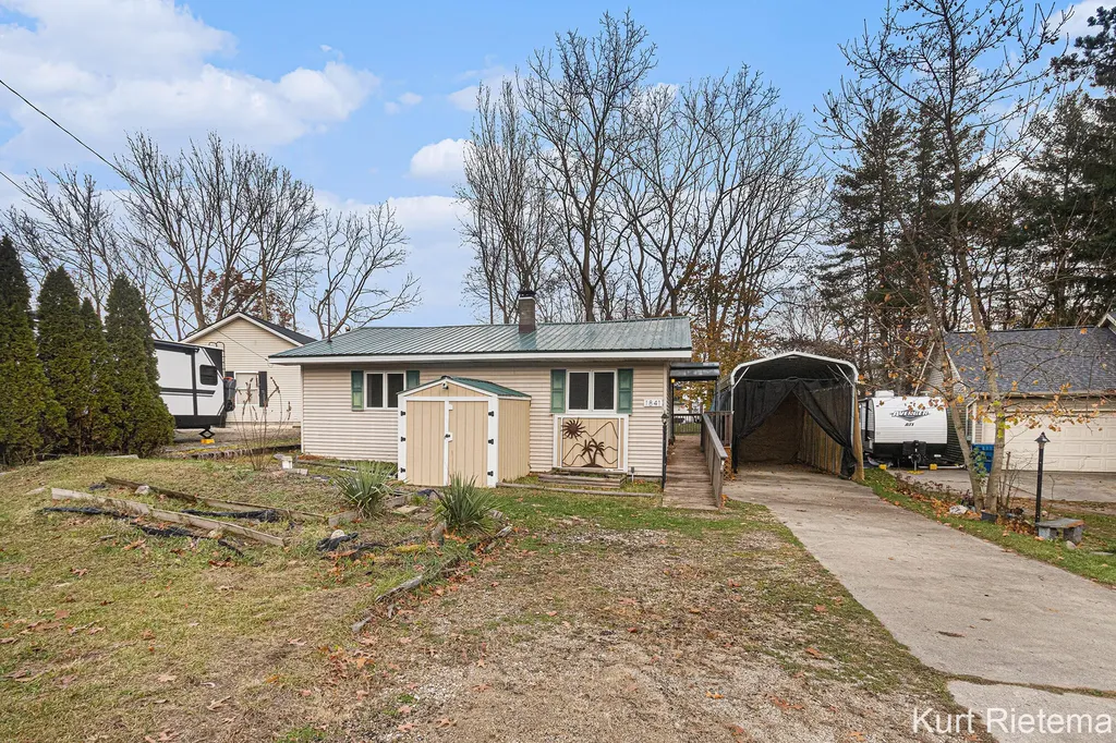 1841 Teepee Trail Valley Township MI 49010