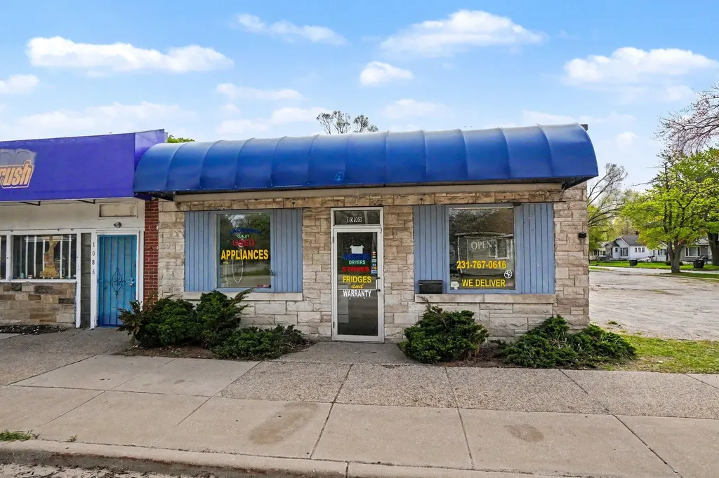 1090 S Getty Street Muskegon City MI 49442