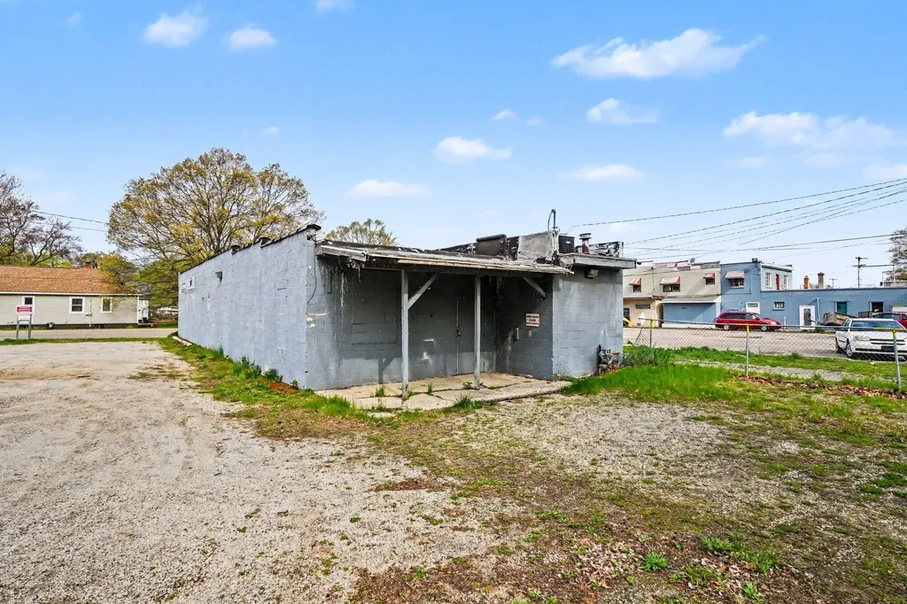 1090 S Getty Street Muskegon City MI 49442