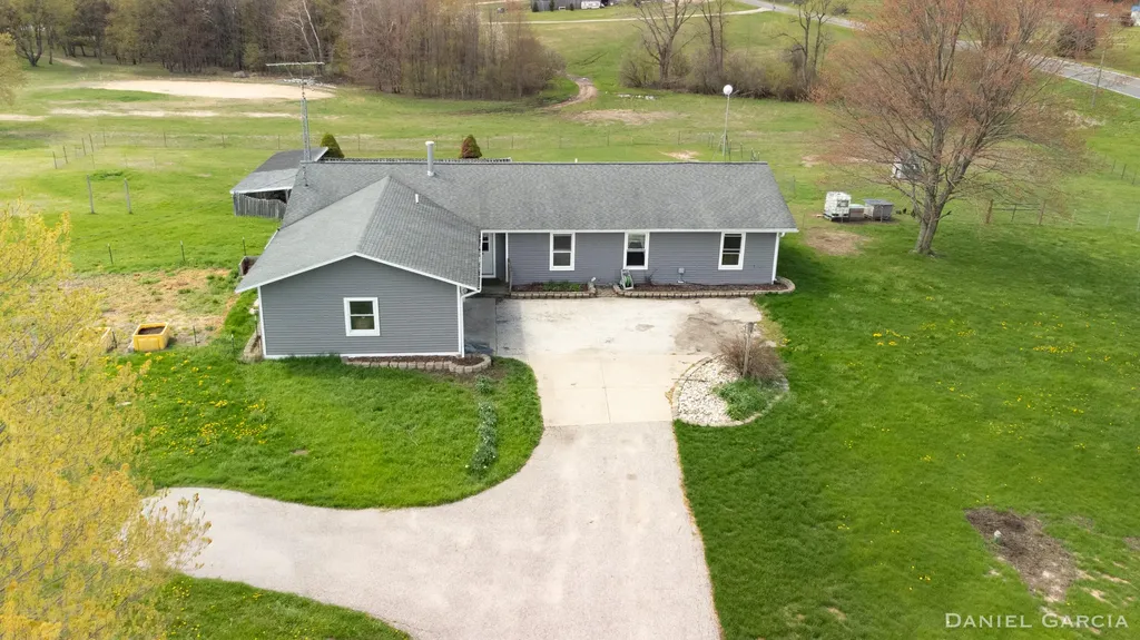3949 N 200th Avenue Leavitt Township MI 49459