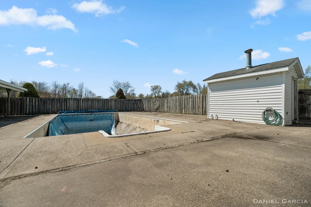 3949 N 200th Avenue Leavitt Township MI 49459