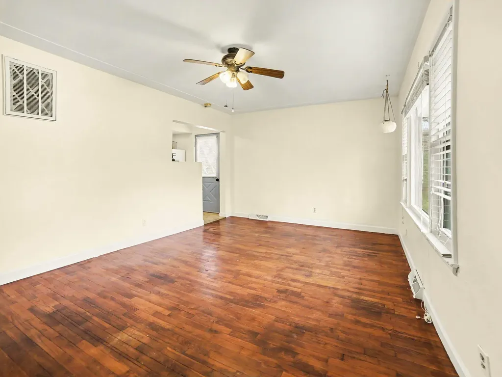 2492 Wesley Avenue Muskegon Charter Township MI 49442