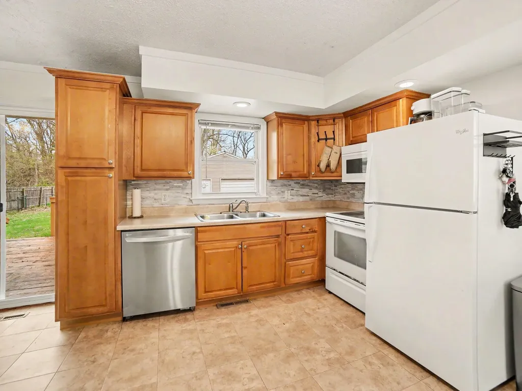 2492 Wesley Avenue Muskegon Charter Township MI 49442