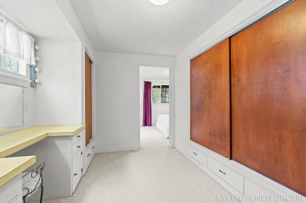 1418 Waukazoo Drive Park Township MI 49424